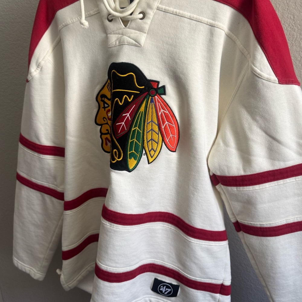 ‘47 Brand Chicago Blackhawks Lace-Up Hoodie - Picture 2 of 5